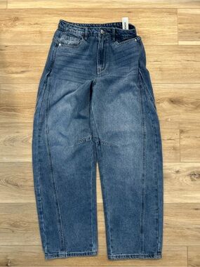 COMMENSE NWT Denim Curved-Leg Jeans